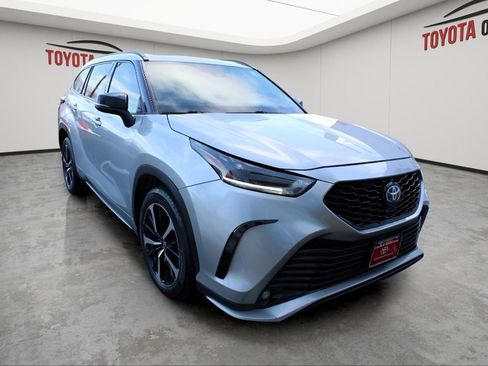 Used 2021 Toyota Highlander XSE image 6