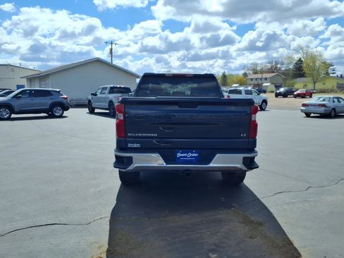 Used 2024 Chevrolet Silverado 1500 LT AWD/4WD image 5