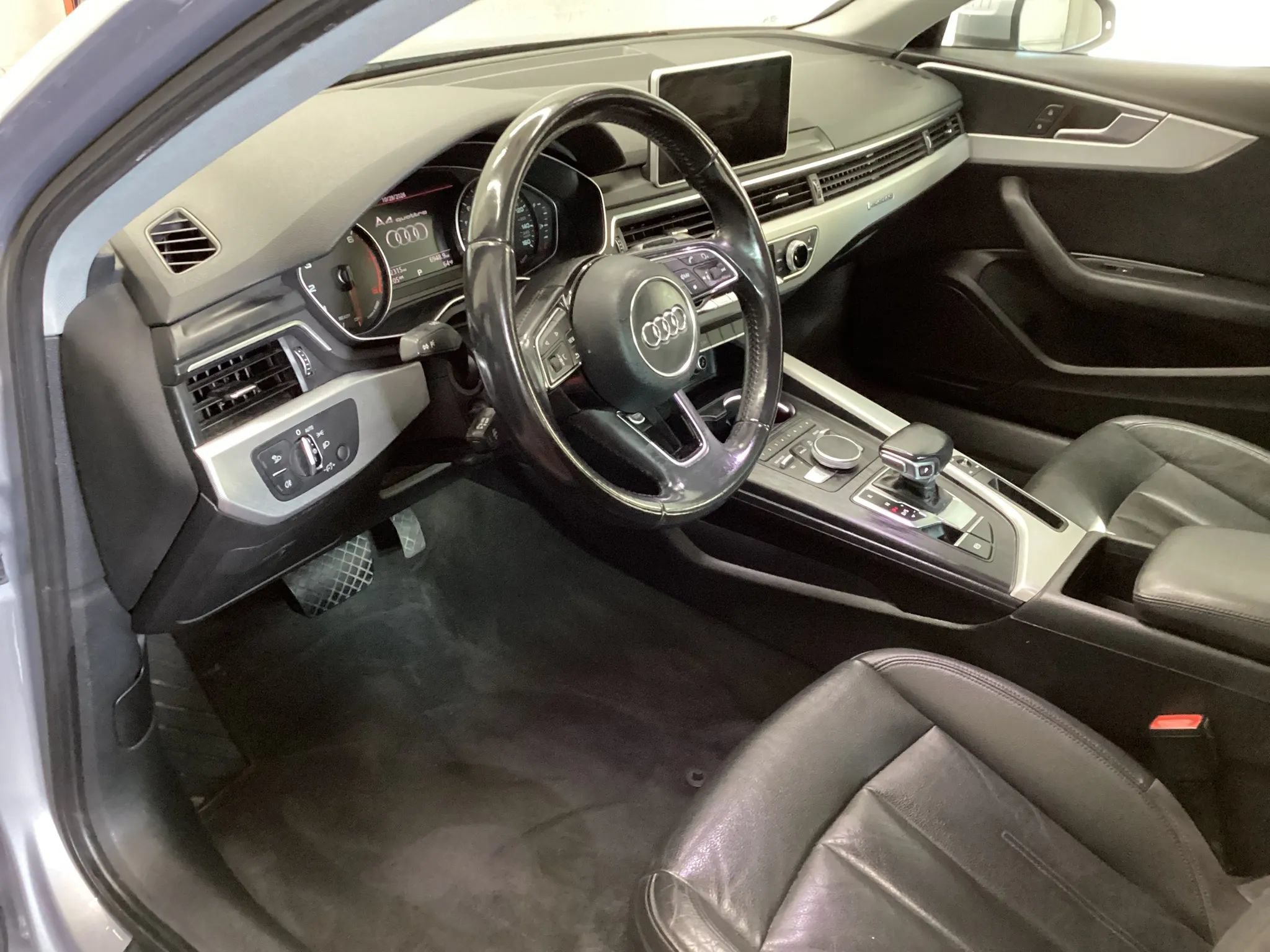 Used 2017 Audi A4 2.0T Premium AWD/4WD image 8