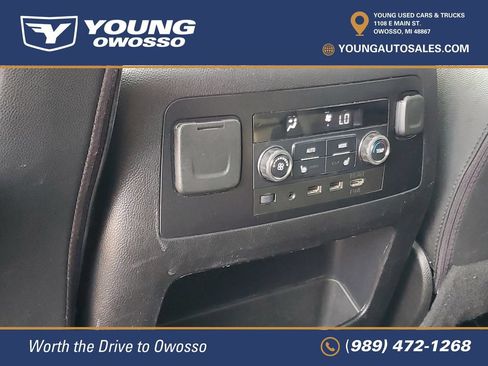 Used 2020 Chevrolet Suburban LT AWD/4WD image 32