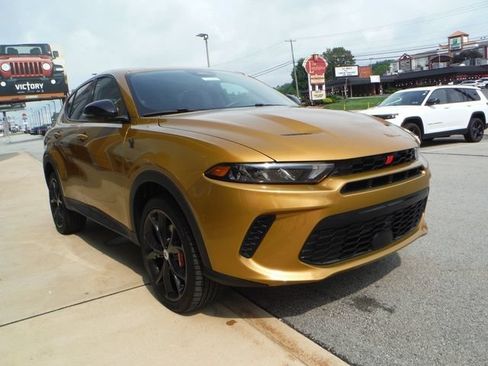 Used 2023 Dodge Hornet GT w/ Track Pack AWD/4WD image 9