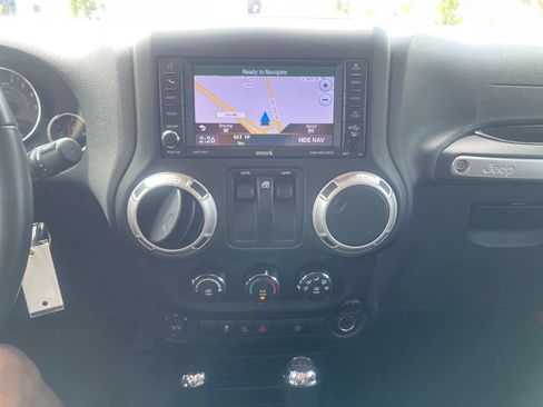 Used 2018 Jeep Wrangler Sahara w/ Connectivity Group AWD/4WD image 24