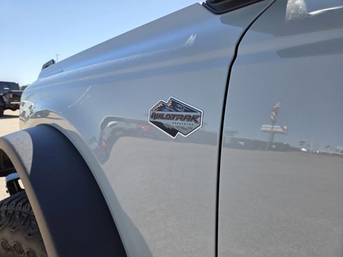 Used 2023 Ford Bronco Wildtrak image 11