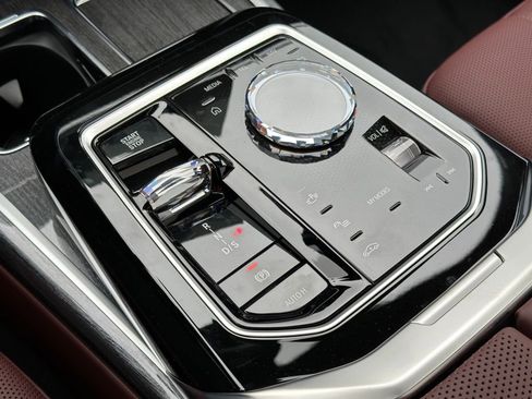 Used 2025 BMW 760i xDrive image 13