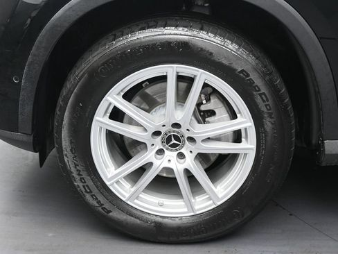 Used 2023 Mercedes-Benz GLC 300 4MATIC w/ Exclusive Trim Package image 35