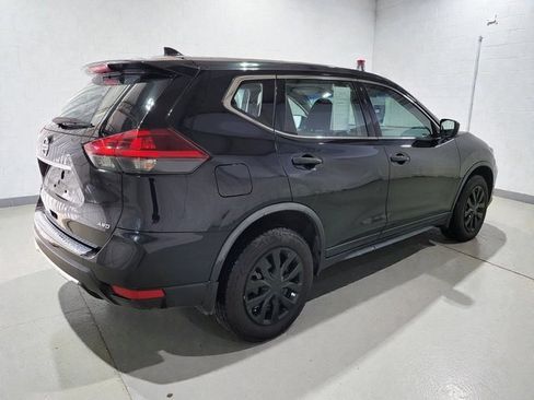 Used 2018 Nissan Rogue S image 19