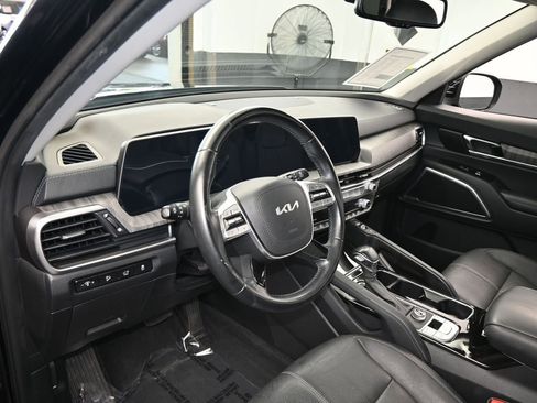 Used 2024 Kia Telluride EX image 10