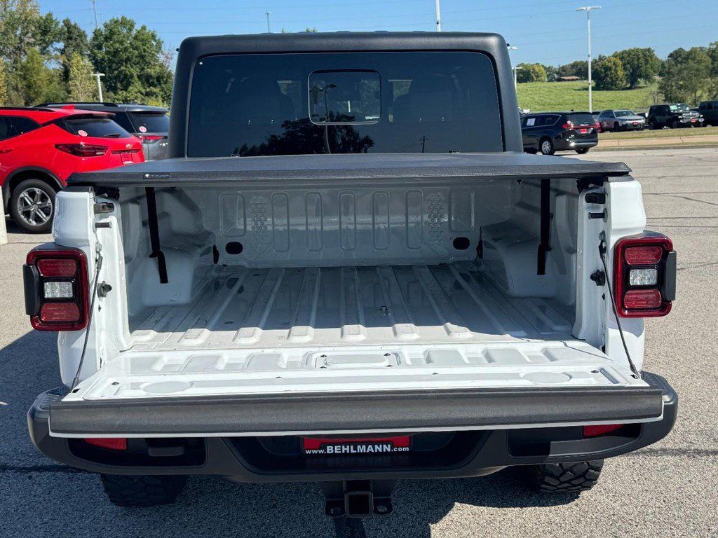 Used 2024 Jeep Gladiator Sport AWD/4WD image 7