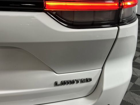 Used 2023 Jeep Grand Cherokee Limited image 13