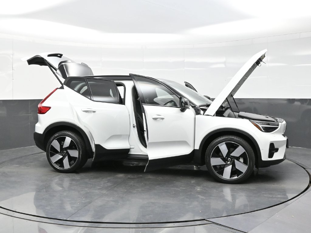 Used 2023 Volvo XC40 Recharge Ultimate AWD/4WD image 47