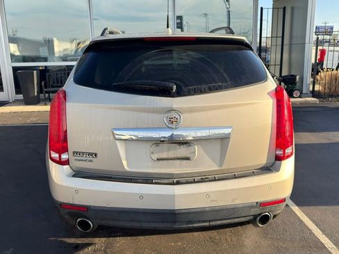Used 2011 Cadillac SRX Luxury image 4