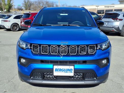 New 2026 Jeep Compass Latitude image 9