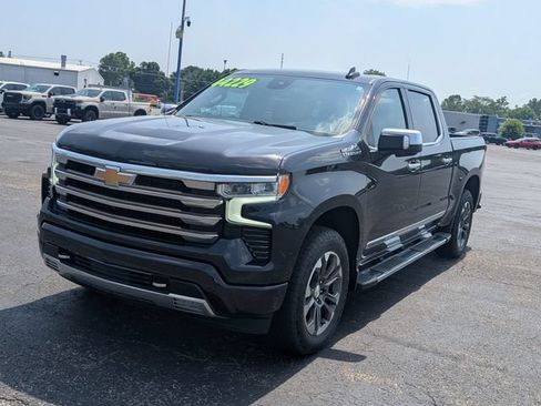 Used 2022 Chevrolet Silverado 1500 High Country w/ Z71 Off-Road Package AWD/4WD image 3