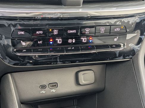 New 2026 Buick Encore GX Avenir w/ Avenir Technology Package image 19