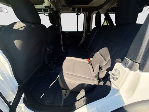 Used 2022 Jeep Wrangler Unlimited Sport AWD/4WD image 19