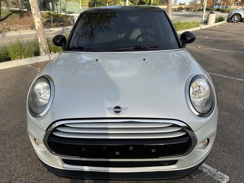 Used 2014 MINI Cooper 2-Door Hardtop w/ Premium Package image 19