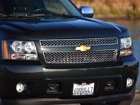 Used 2012 Chevrolet Tahoe LTZ image 3