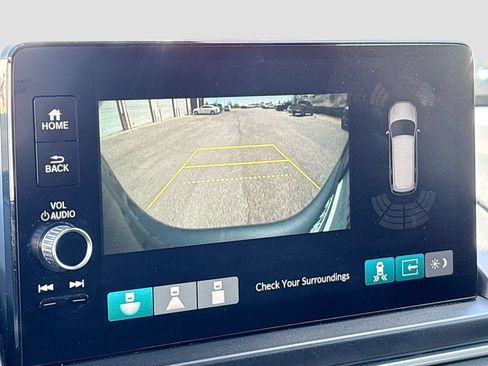 Used 2025 Honda Pilot Touring image 14