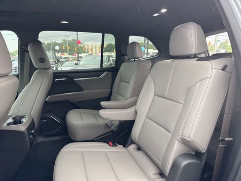 New 2026 GMC Acadia Elevation w/ Elevation Premium Package FWD image 28