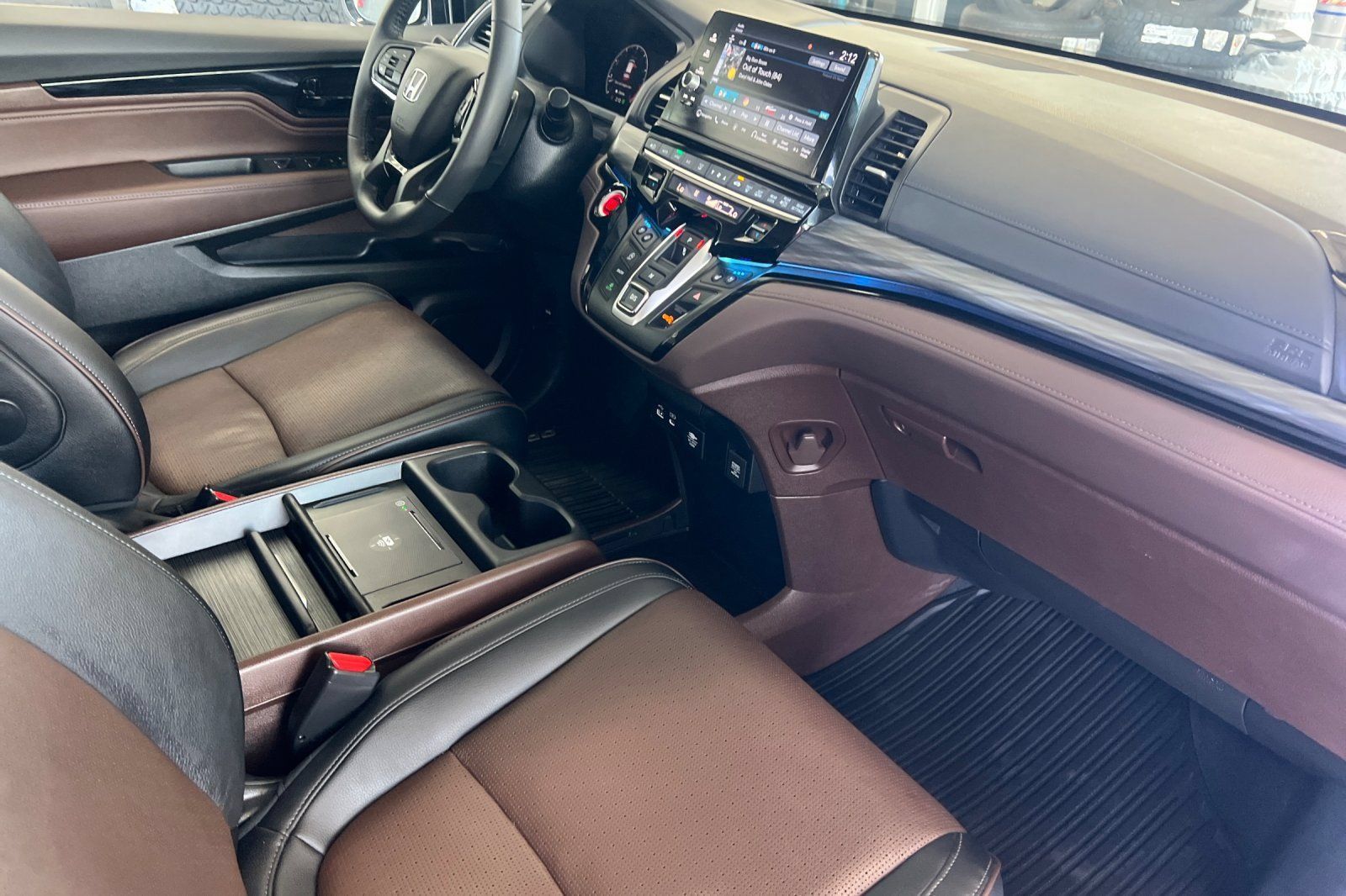Used 2025 Honda Odyssey Elite image 15