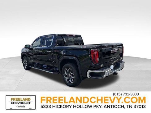 Used 2023 GMC Sierra 1500 SLT w/ SLT Premium Plus Package AWD/4WD image 5