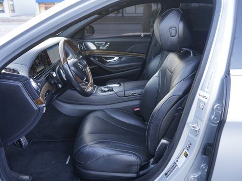 Used 2017 Mercedes-Benz S 550 Sedan image 16