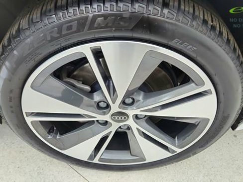 Used 2025 Audi A6 e-tron Premium Plus w/ Premium Plus RWD image 57