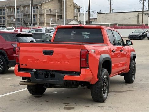 Used 2024 Toyota Tacoma TRD Off-Road image 4