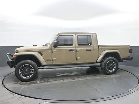 Used 2020 Jeep Gladiator Overland w/ Popular Equipment Package image 2