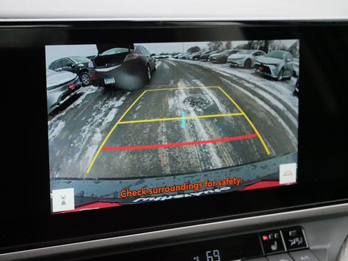 Used 2025 Toyota Camry XLE image 31