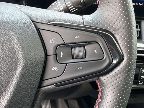 Certified 2024 Chevrolet Trax RS w/ Sunroof Package image 18