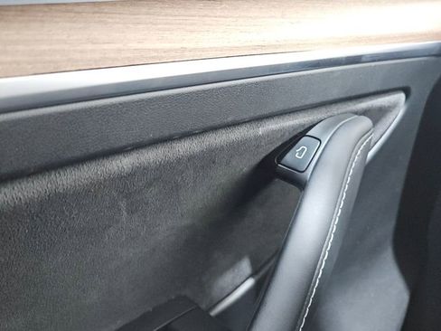 Used 2025 Tesla Model Y Long Range image 21