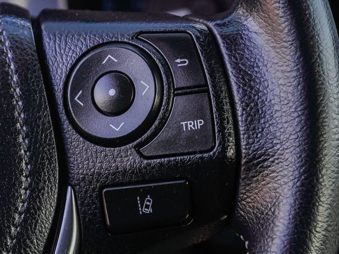 Used 2018 Toyota Corolla iM image 32