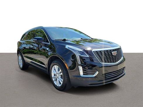 Certified 2025 Cadillac XT5 Luxury FWD image 2