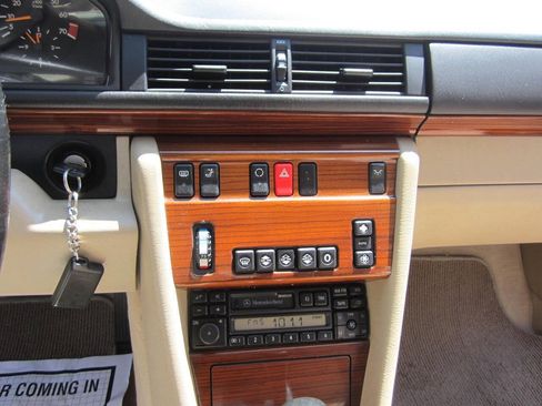Used 1995 Mercedes-Benz E 320 Sedan image 32
