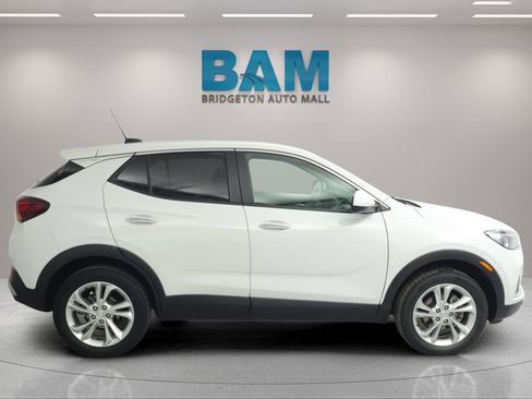 Certified 2022 Buick Encore GX Preferred w/ Cold Weather Comfort Package AWD/4WD image 2