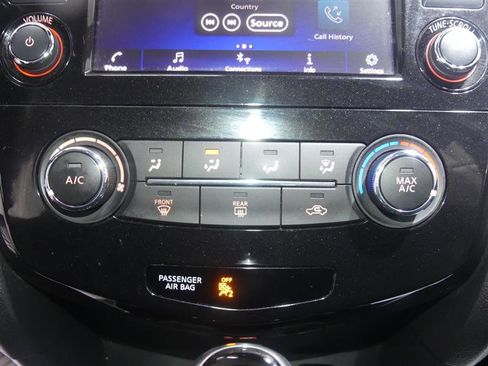 Used 2021 Nissan Rogue Sport S image 39