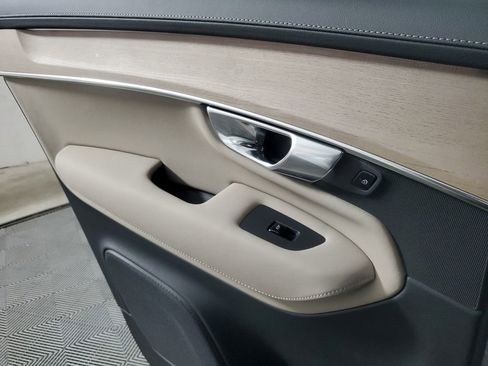 Certified 2025 Volvo XC90 B5 Core w/ Climate Package image 20