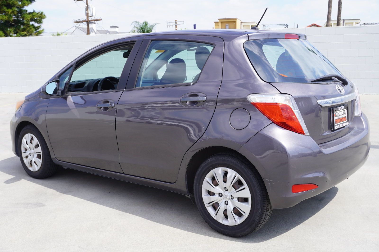Used 2014 Toyota Yaris LE FWD image 5