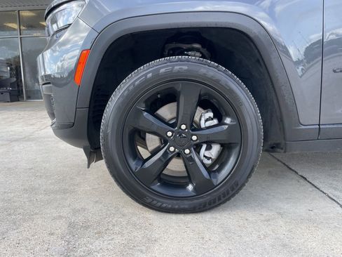Used 2025 Jeep Grand Cherokee L Altitude RWD image 7
