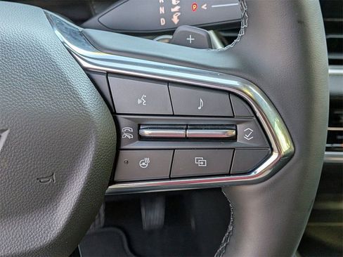 New 2026 Chevrolet Equinox LT w/ Midnight Edition FWD image 11