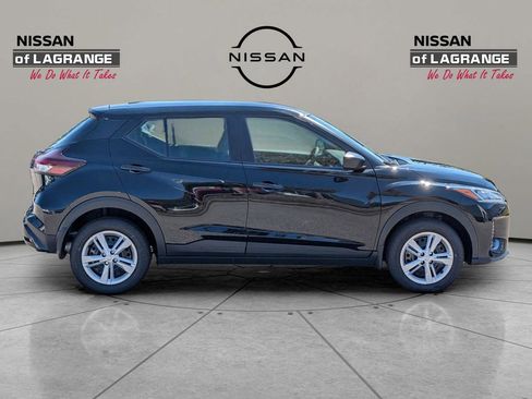 New 2025 Nissan Kicks Play S FWD image 4