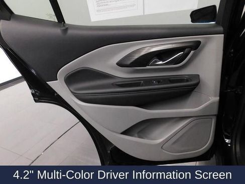 Used 2024 GMC Terrain SLE image 28