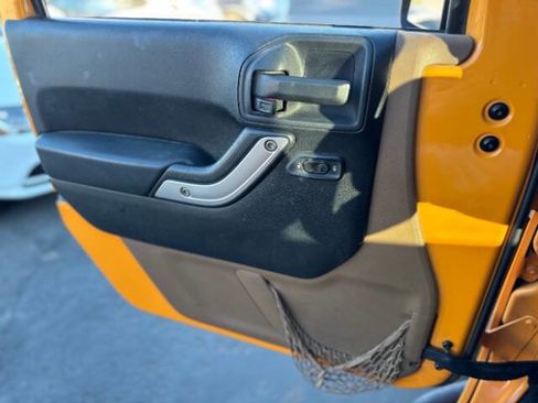 Used 2012 Jeep Wrangler Unlimited Rubicon w/ Connectivity Group image 10