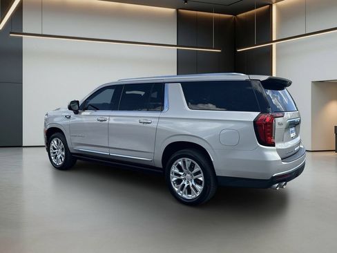 Used 2021 GMC Yukon XL Denali w/ Denali Ultimate Package RWD image 3