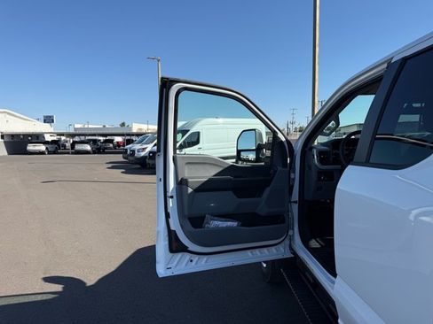 New 2026 Ford F550 4x4 Supercab Super Duty image 11