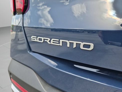 Certified 2025 Kia Sorento S FWD image 31