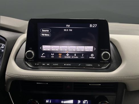 Used 2023 Nissan Rogue SV image 15