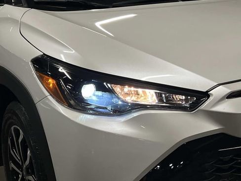 Used 2025 Toyota Corolla Cross AWD Hybrid image 7