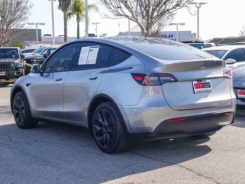 Used 2025 Tesla Model Y Long Range image 6